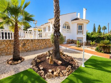 49794impressivedetachedvillawithprivatepoolan