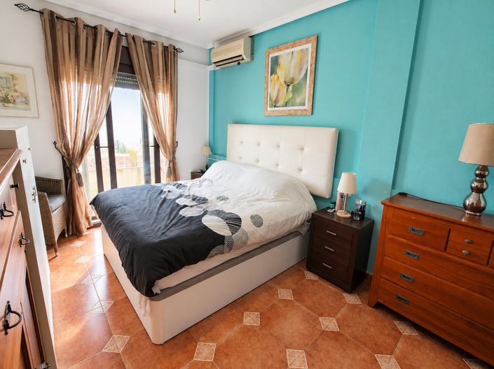 Image No.14-3 Bed Townhouse for sale