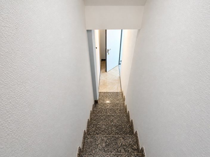 Image No.22-3 Bed Townhouse for sale