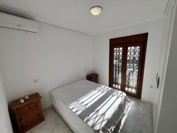49809attractivetopfloorapartmentinlafincareso