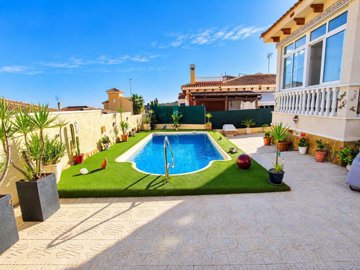 49818beautiful2bedroomvillawithmountainbackdr