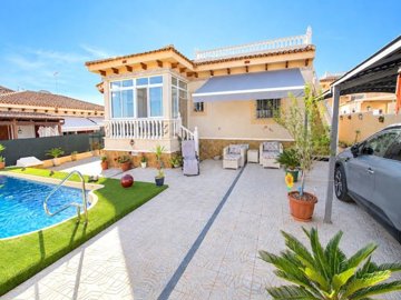 49818beautiful2bedroomvillawithmountainbackdr