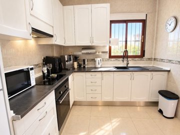 49819beautifuldetachedvillawithprivateswimmin
