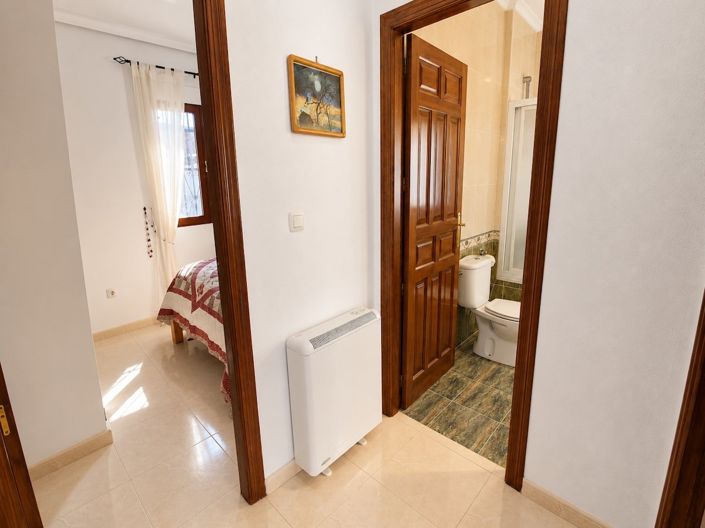 Image No.18-3 Bed Villa for sale