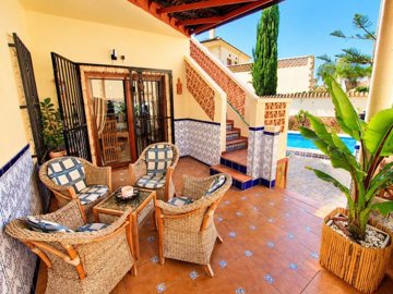 49819beautifuldetachedvillawithprivateswimmin
