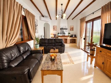 49819beautifuldetachedvillawithprivateswimmin