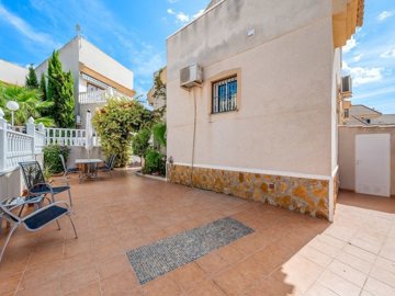 49816twobedroomsemidetachedvillainciudadquesa