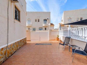 49816twobedroomsemidetachedvillainciudadquesa