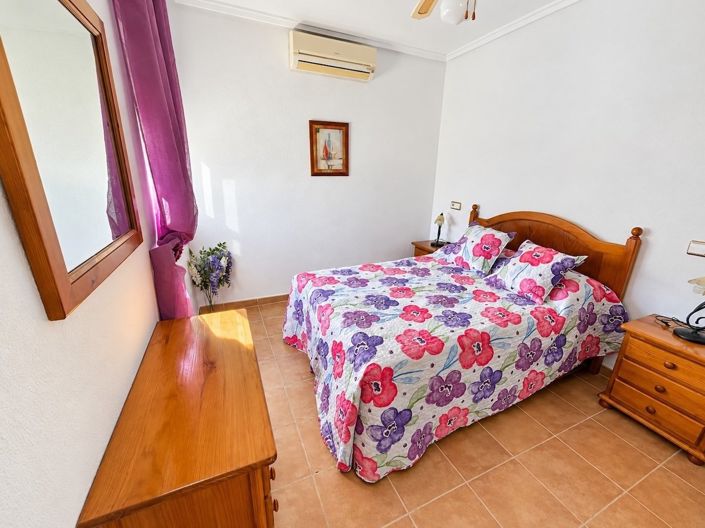 Image No.14-3 Bed Townhouse for sale