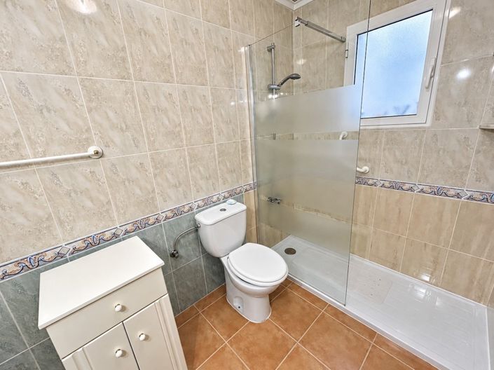 Image No.15-3 Bed Townhouse for sale