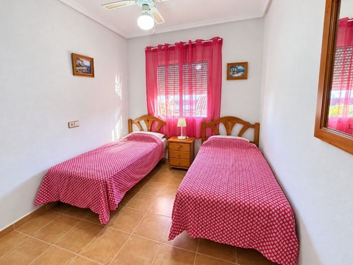 Image No.17-3 Bed Townhouse for sale