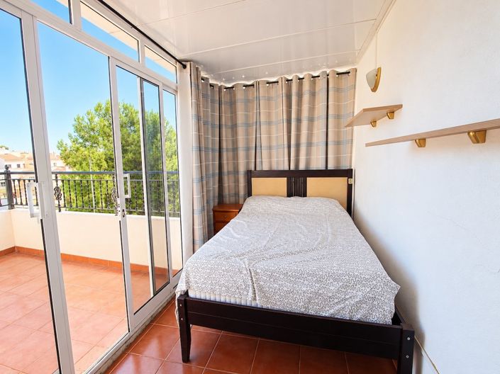 Image No.18-2 Bed Townhouse for sale