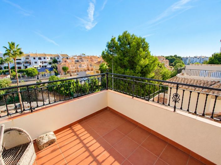 Image No.19-2 Bed Townhouse for sale