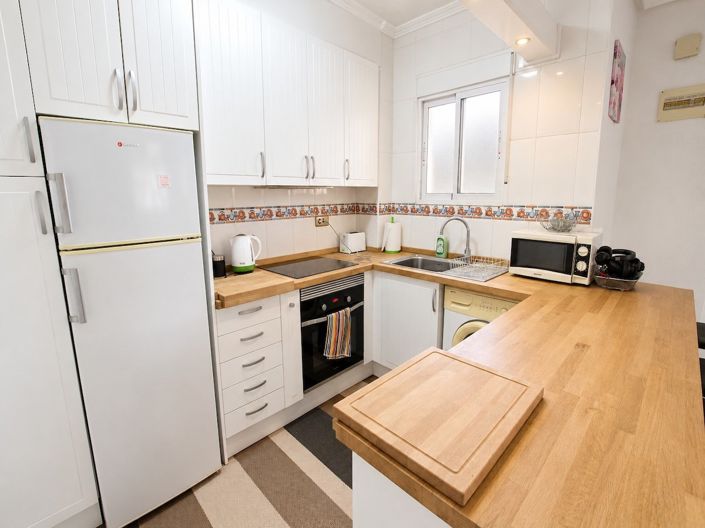 Image No.8-2 Bed Townhouse for sale