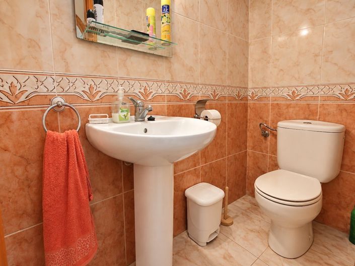 Image No.9-2 Bed Townhouse for sale