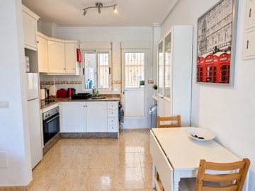 49821topfloorapartmentwithprivatesolariumform