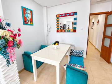 49824stylish3bedroomtopfloorvillageapartmentw