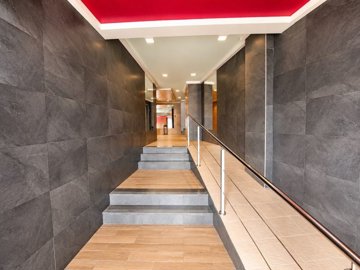 49824stylish3bedroomtopfloorvillageapartmentw