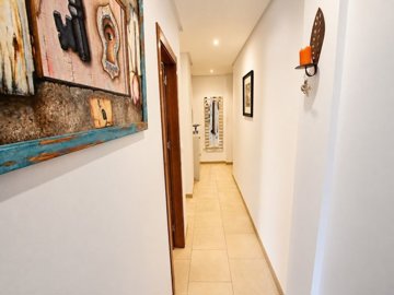 49824stylish3bedroomtopfloorvillageapartmentw