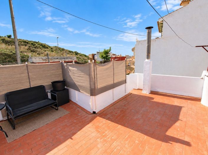 Image No.18-2 Bed Townhouse for sale