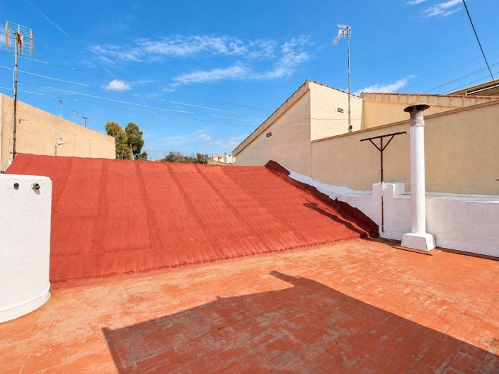 Image No.19-2 Bed Townhouse for sale