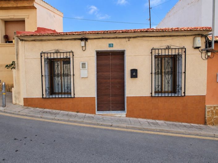 Image No.2-2 Bed Townhouse for sale