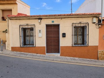 49849charming2bedtownhouseintheheartofrojales