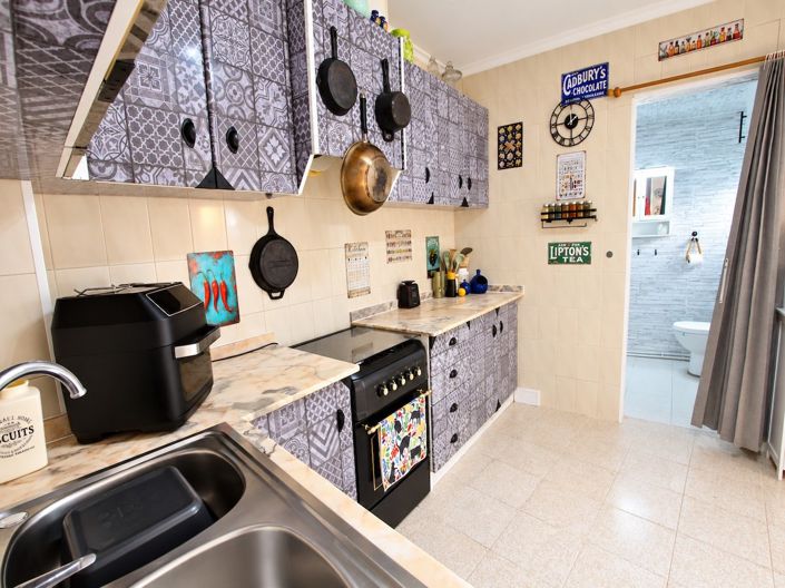 Image No.7-2 Bed Townhouse for sale