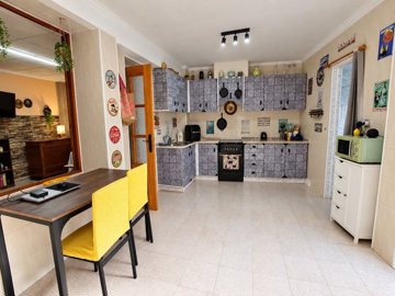 49849charming2bedtownhouseintheheartofrojales