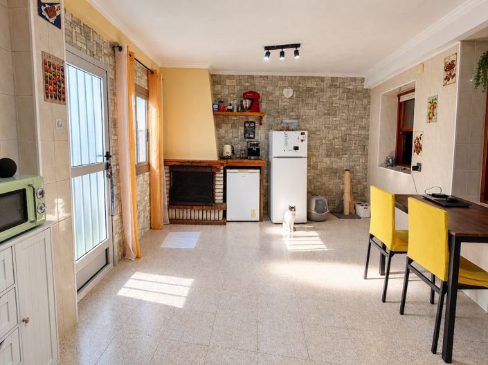 Image No.9-2 Bed Townhouse for sale