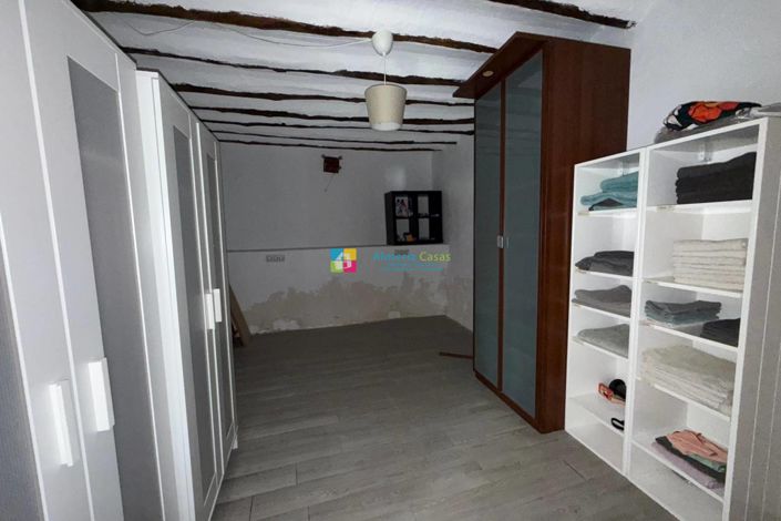Image No.27-5 Bed Country House for sale