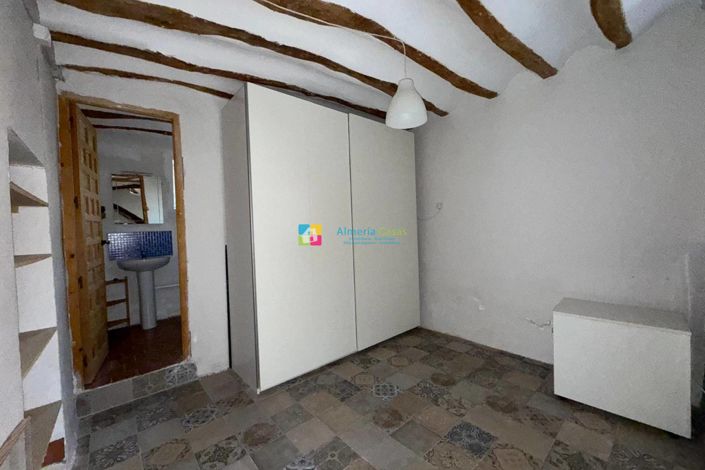 Image No.29-5 Bed Country House for sale