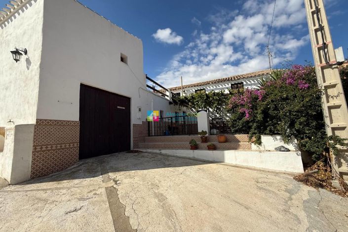 Image No.3-5 Bed Country House for sale