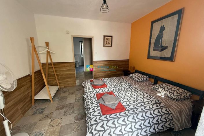 Image No.36-5 Bed Country House for sale