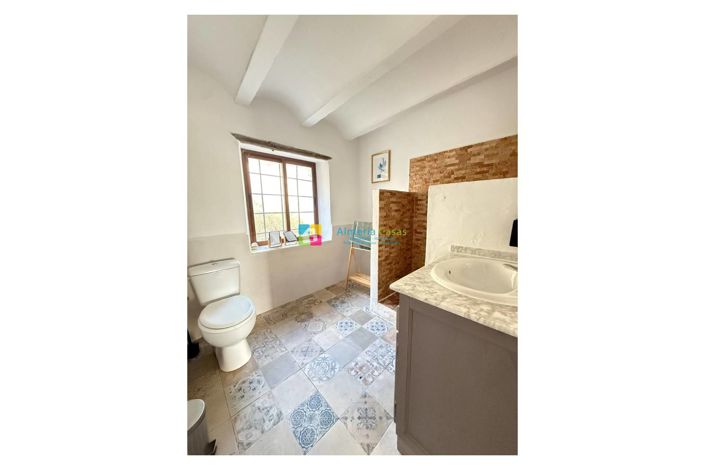 Image No.38-5 Bed Country House for sale