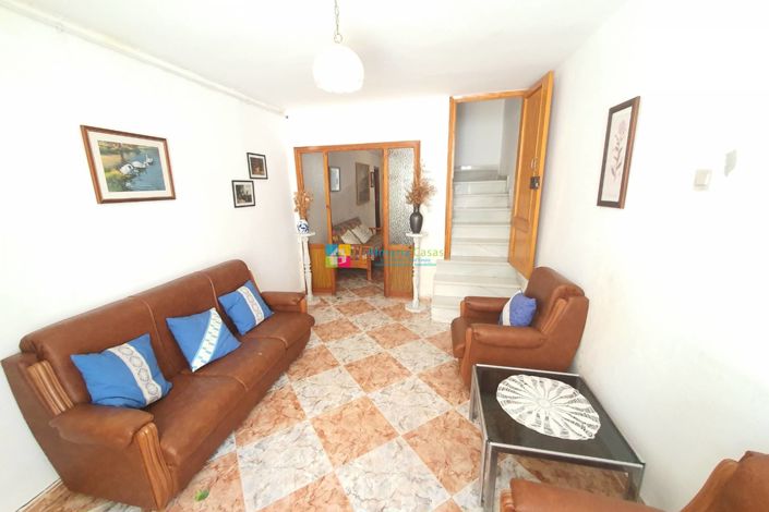 Image No.2-6 Bed Townhouse for sale