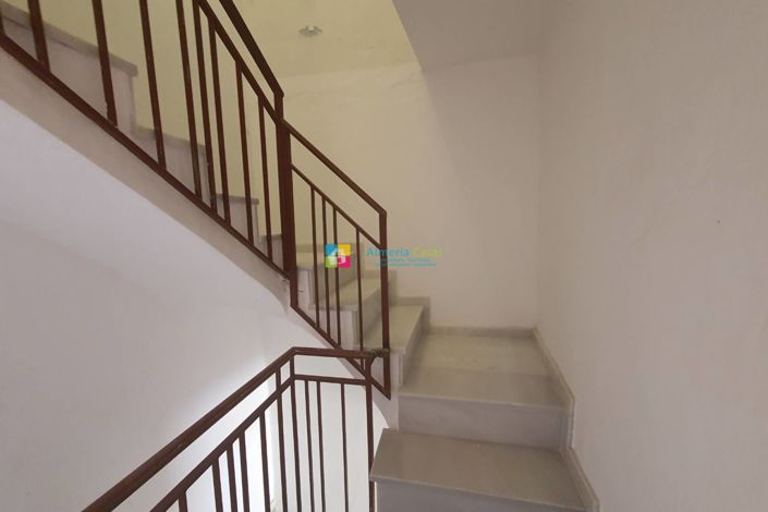 Image No.23-6 Bed Townhouse for sale