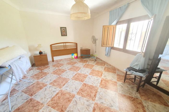 Image No.8-Maison de ville de 6 chambres à vendre à Almeria