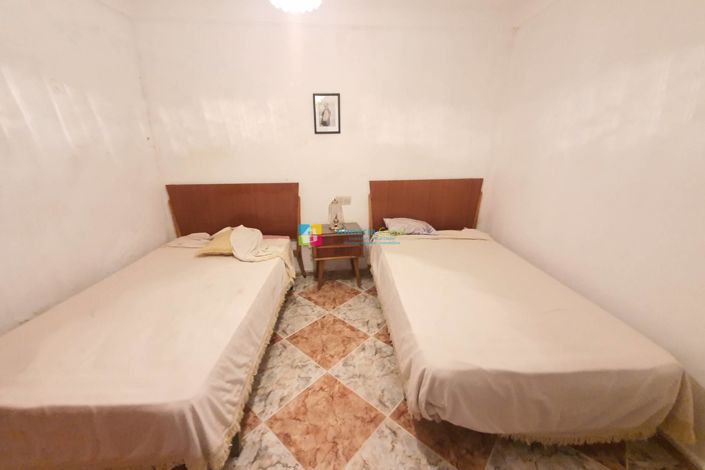 Image No.9-6 Bed Townhouse for sale