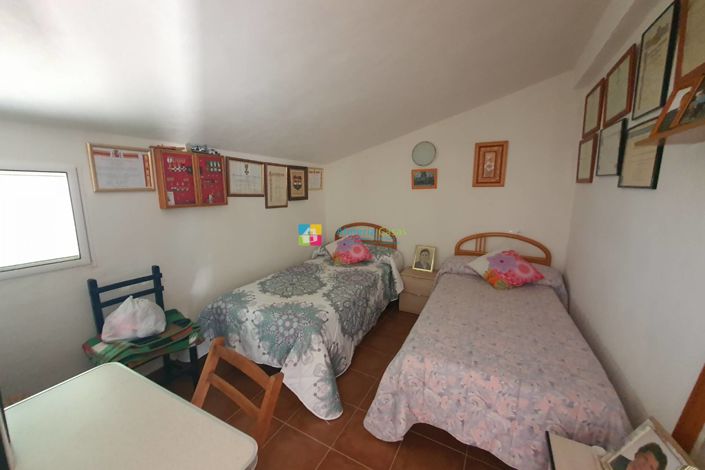 Image No.24-5 Bed Country House for sale