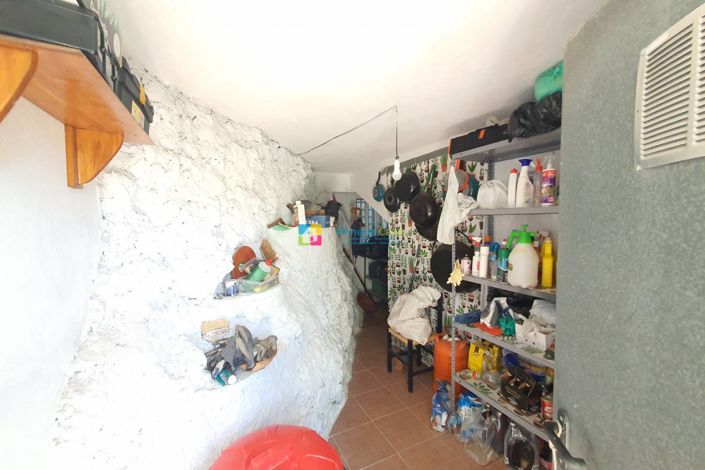 Image No.42-5 Bed Country House for sale