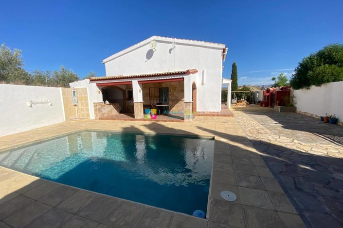 Image No.1-6 Bed Country House for sale