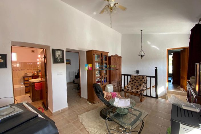 Image No.24-3 Bed Country House for sale