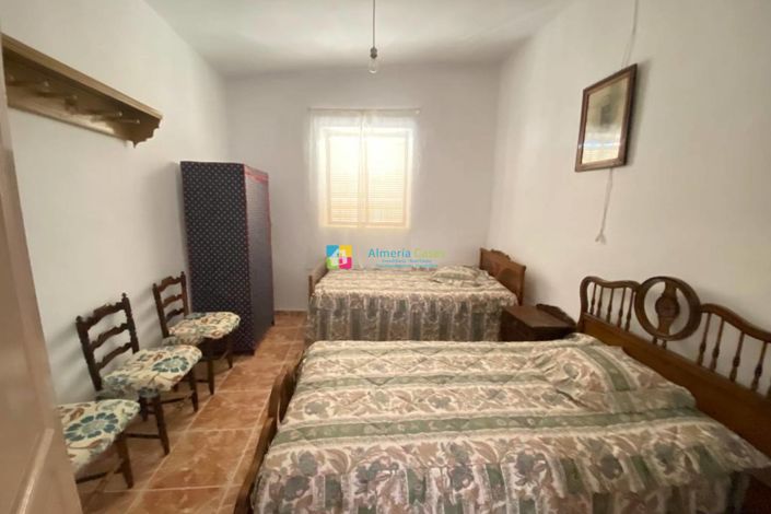 Image No.10-5 Bed Townhouse for sale