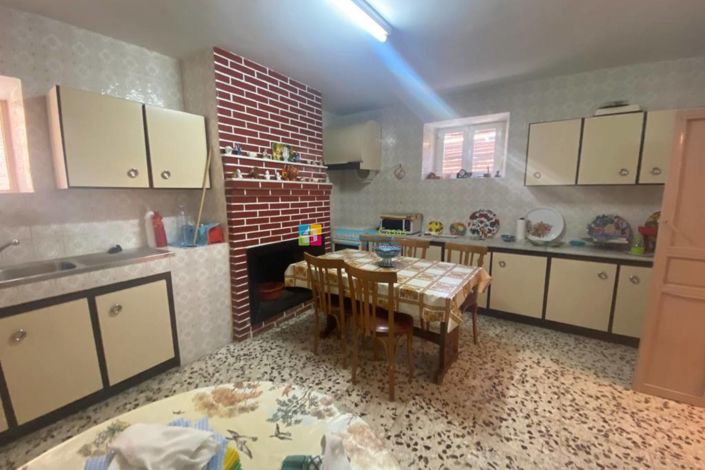 Image No.41-5 Bed Townhouse for sale