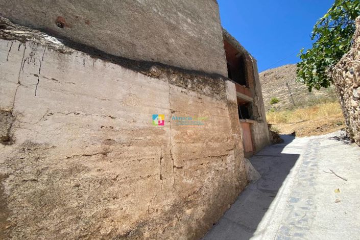 Image No.44-5 Bed Townhouse for sale