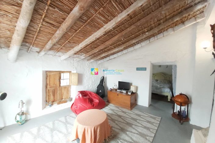 Image No.14-7 Bed Country House for sale