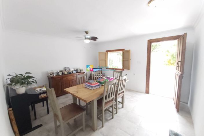 Image No.6-7 Bed Country House for sale