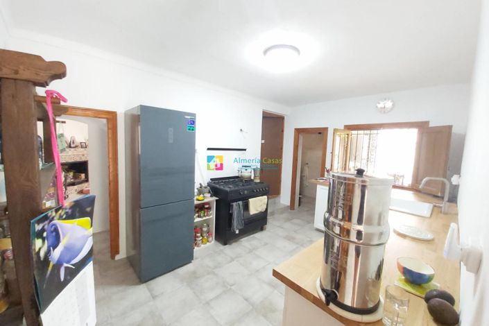 Image No.7-7 Bed Country House for sale