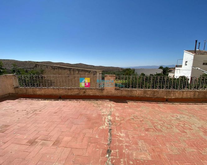 Image No.17-3 Bed Townhouse for sale